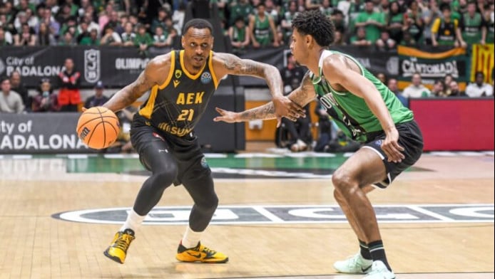 Οργή στην ΑΕΚ με την συμπεριφορά των Ισπανών - Τι είπε ο διαιτητής