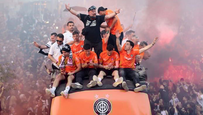 Ατελείωτο γλέντι ΟΦΗ: Λατρεία για Κόντη, Μπούση και φλεγόμενο Ηράκλειο (VD)