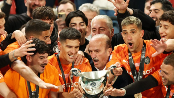 Κρητική τρέλα για την κούπα! - Η απονομή στον κυπελλούχο ΟΦΗ (ΒΙΝΤΕΟ)