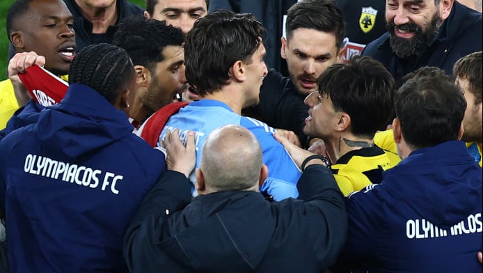 Μόνο από ΠΑΟ θα χάσει τον τίτλο η ΑΕΚ - Γιατί «βράζουν» με Ρότα στο Λιμάνι!