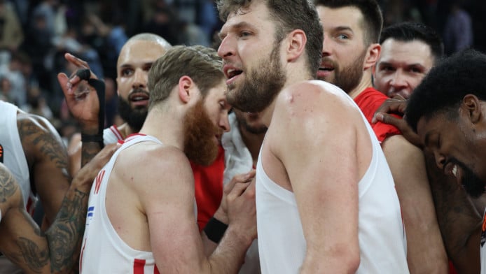 Έκπληξη για Ολυμπιακό - Δύο μεγάλα ονόματα για τη θέση "3"!