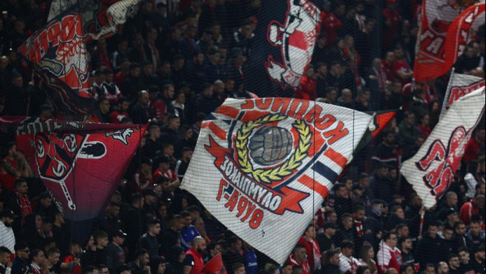 Αποδοκιμασίες στο Φάληρο - Γιούχα στους παίκτες μετά το τέλος του ντέρμπι