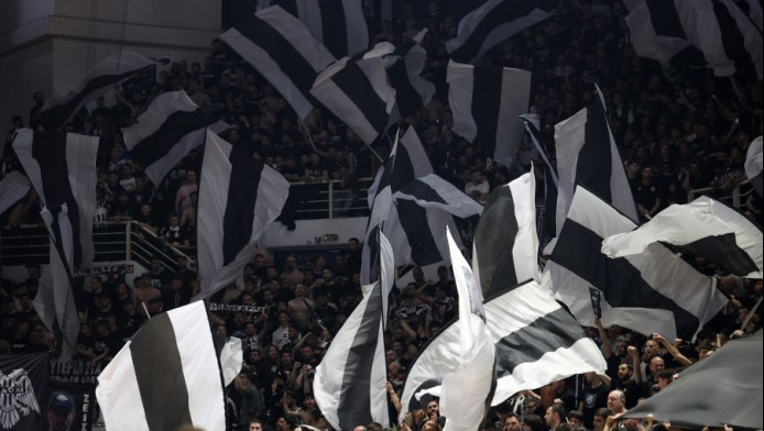 Παράνοια από τον κόσμο του ΠΑΟΚ - Φοβερή ατμόσφαιρα στο Παλατάκι (vid)