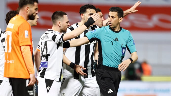 Πέρασε η μπάλα τη γραμμή ή όχι; Απίθανη φάση και διαμαρτυρίες ΠΑΟΚ! (Vid)