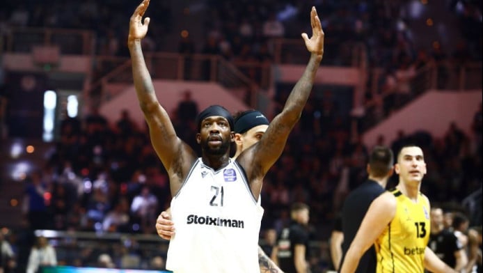 Τρομερά πράγματα από ΠΑΟΚ στο ντέρμπι - 9 τρίποντα πριν το ημίχρονο