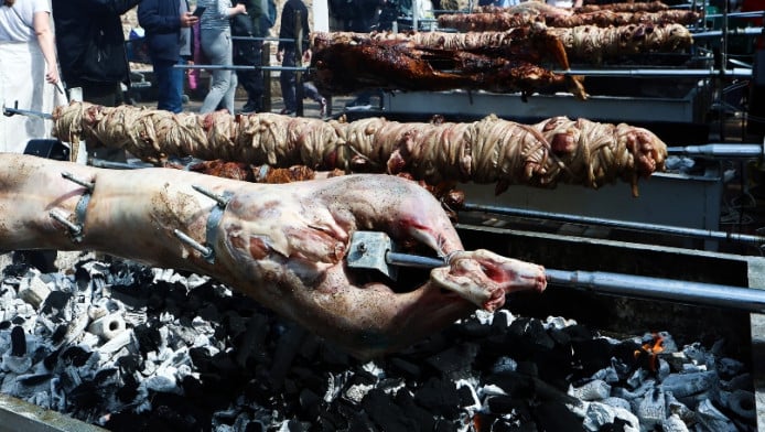 Πόσο πιο ακριβό είναι το πασχαλινό τραπέζι σε σχέση με το περυσινό