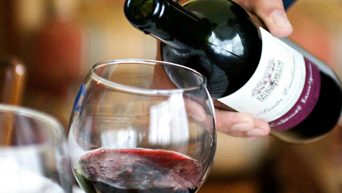 Έρευνα: Ένα ποτήρι κόκκινο κρασί ισούται με μια ώρα στο γυμναστήριο