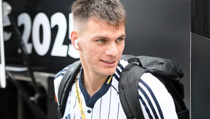  Δυνατή λύση στα εξτρέμ για τον Ολυμπιακό - “Δείχνει ανανεωμένο ενδιαφέρον”