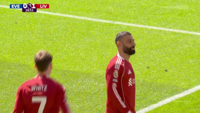 Ιστορικό γκολ από τον Σαλάχ κόντρα στην Έβερτον (ΒΙΝΤΕΟ)