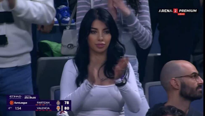 Η… νέα Μαριγκόνα προκάλεσε ταραχή με την εμφάνισή της στη Euroleague (ΦΩΤΟ)