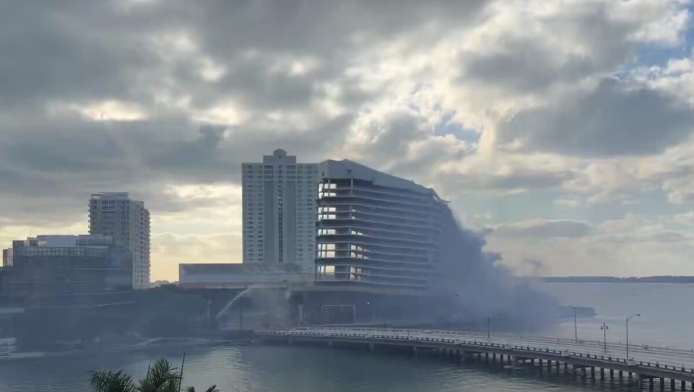 Ξενοδοχείο 23 ορόφων γίνεται σκόνη μέσα σε λίγα δευτερόλεπτα (ΒΙΝΤΕΟ)