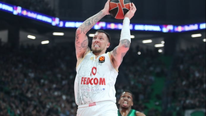 "What the f@@κ man?": Αντίδραση Τάις για την διαιτησία με Παναθηναϊκό!