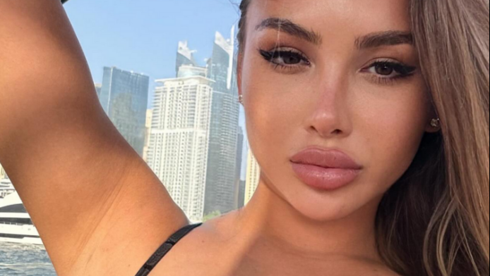 Το απόλυτο θηλυκό που αφήνει λίγα στη φαντασία (ΦΩΤΟ)