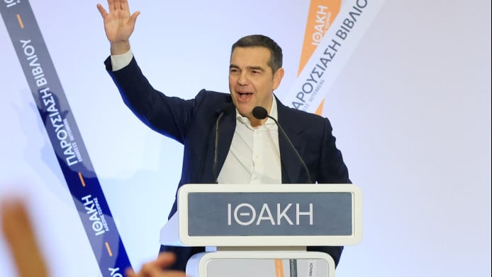 Με ποιον παλιό σύντροφο έχει δώσει χέρια ο Τσίπρας για το νέο του κόμμα