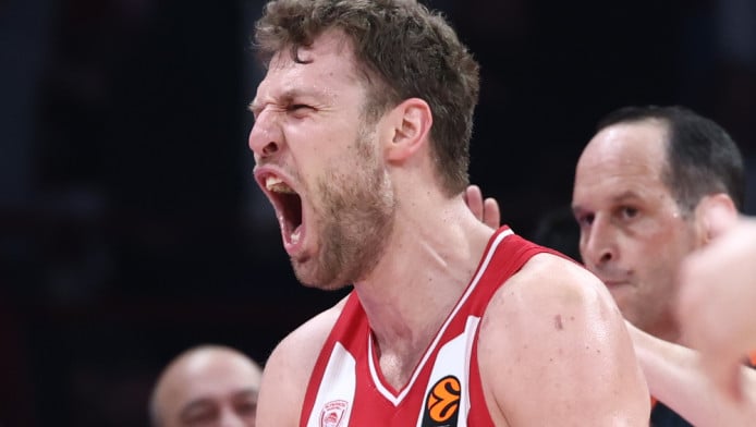 «Έρχονται πούλμαν μόνο για τον Βεζένκοφ – Δεν κρατιέται ο Σάσα»! (ΒΙΝΤΕΟ)