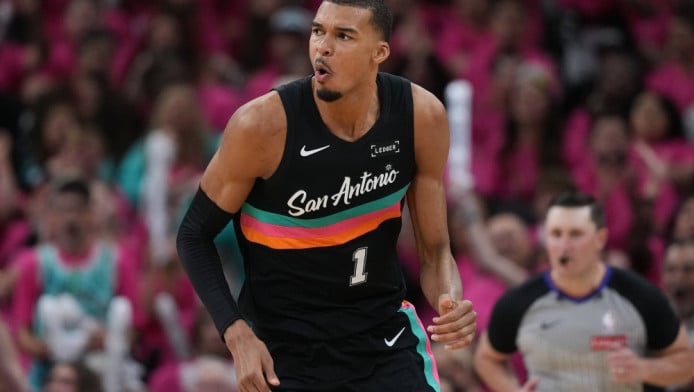 Έγραψε ιστορία ο Γουεμπανιάμα: Πρώτη φορά έγινε κάτι τέτοιο στο NBA!