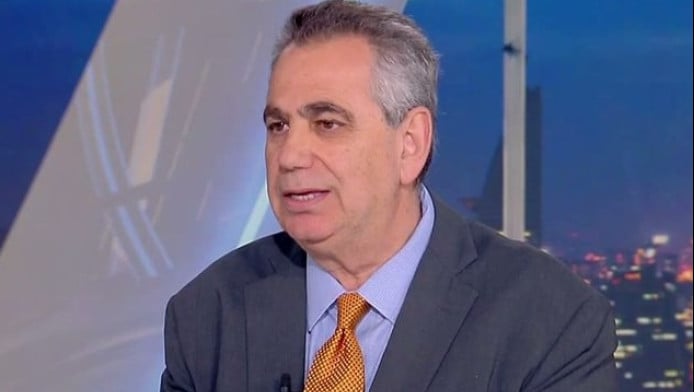 "Ντροπή": Άγριος καβγάς με τον Βασίλη Χιώτη του ΣΚΑΪ