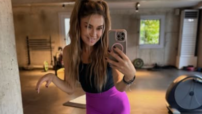 Η απρόσμενη πόζα της Αποστολίας Ζώη από το Τόκιο - Δείτε την ΦΩΤΟ