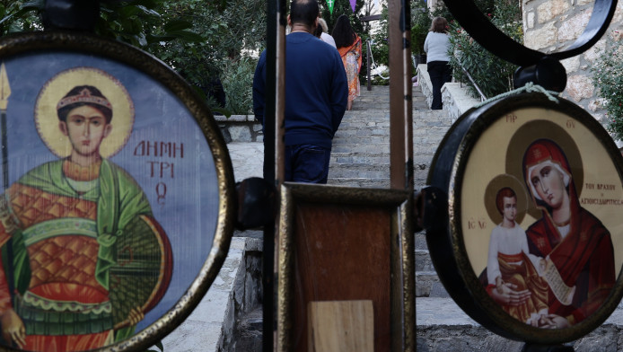 Αυτή είναι η πιο περίεργη εκκλησία της Αττικής (ΦΩΤΟ)