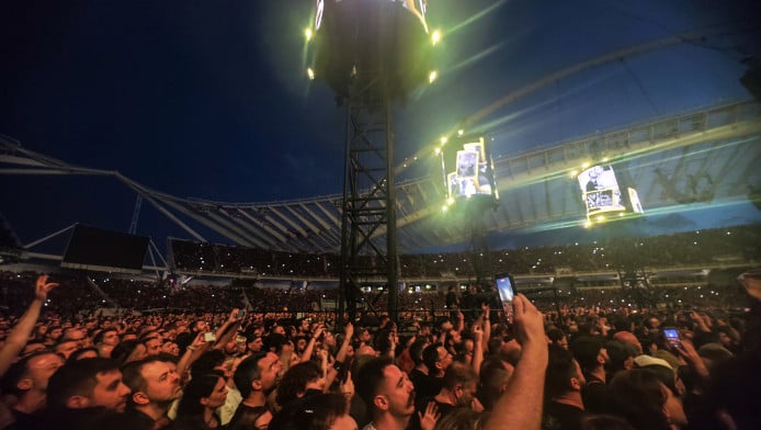 «Σεισμός» στο ΟΑΚΑ για Metallica - Υπερθέαμα στη σκηνή 360 μοιρών (BINTEO)
