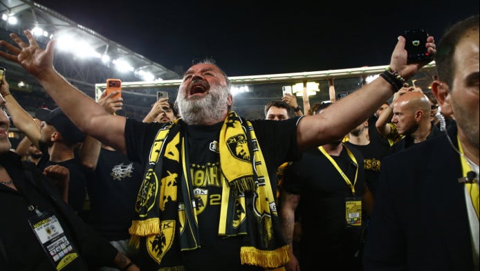 Απίθανα στιγμιότυπα με Ηλιόπουλο και Νίκολιτς - Συγκινητικές φωτό