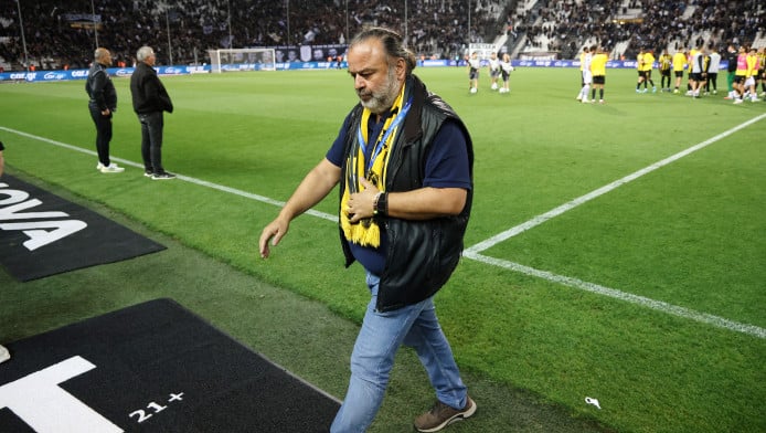 Το τραγούδι του Ηλιόπουλου μέσα στην Τούμπα! (ΒΙΝΤΕΟ)
