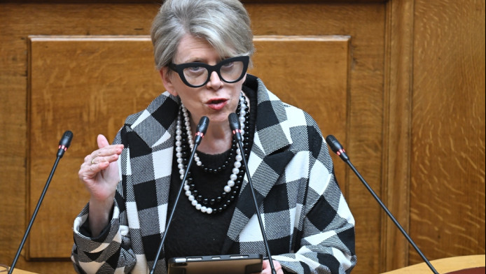 "Δείτε τον Τσίπρα να βασανίζει κουτάβια": Αιχμηρή ανάρτηση από Ακρίτα 