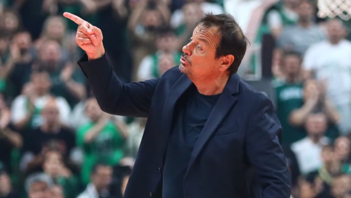 Έξαλλος ο Αταμάν, "όρμησε" στον Μαρτίνεθ - Αποβλήθηκαν και οι δύο! (ΒΙΝΤΕΟ)