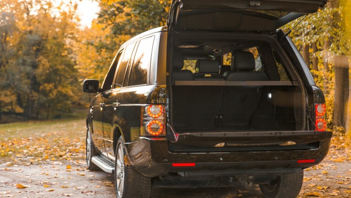 Το λάθος που κάνουμε με το πορτμπαγκάζ στο αυτοκίνητο- Η κίνηση που βλάπτει