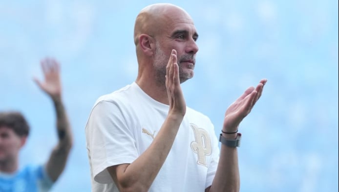 Φορτισμένος ο Γκουαρντιόλα στην παρέλαση της Σίτι -“Ήρθε απλά η στιγμή”(Vd)