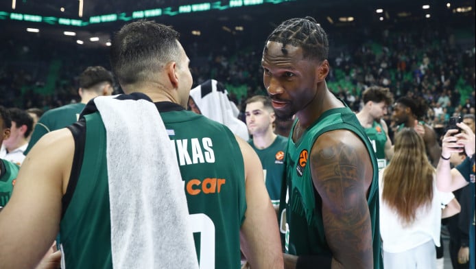 Φοβερό τρολάρισμα Σλούκα και... απάντηση για Χέιζ-Ντέιβις! (ΦΩΤΟ)