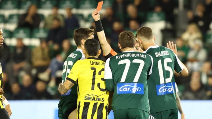 Μπλέκει ο ΠΑΟ - Με 10 στο ντέρμπι με ΑΕΚ - Αποβλήθηκε ο Ερνάντεθ (vid)