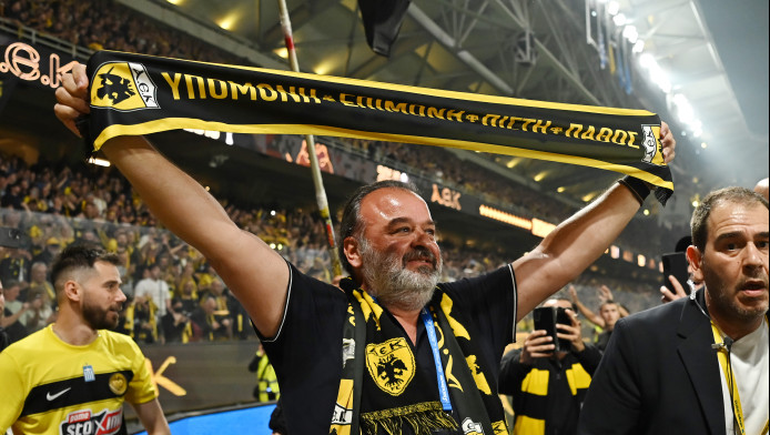Τρέλα στη Φιλαδέλφεια με το σφύριγμα της λήξης - "Ντου" Ηλιόπουλου!