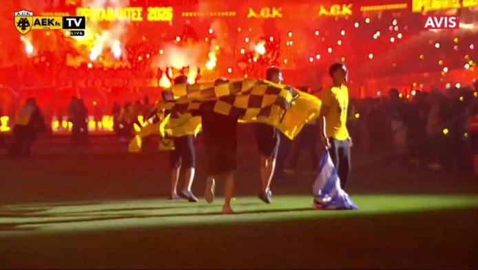 Συγκλονιστικές οι πρώτες εικόνες από τη φιέστα της ΑΕΚ - Δείτε τα ΒΙΝΤΕΟ 