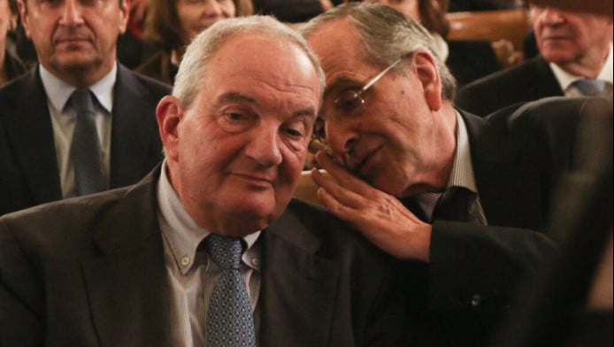 «Off the record»: Ο Καραμανλής βάζει φυτίλι στο συνέδριο της ΝΔ
