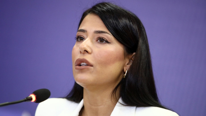 "Πέσιμο" της Λατινοπούλου σε Ακύλα: "Η Ελλάδα ξύνει τον πάτο του βαρελιού"