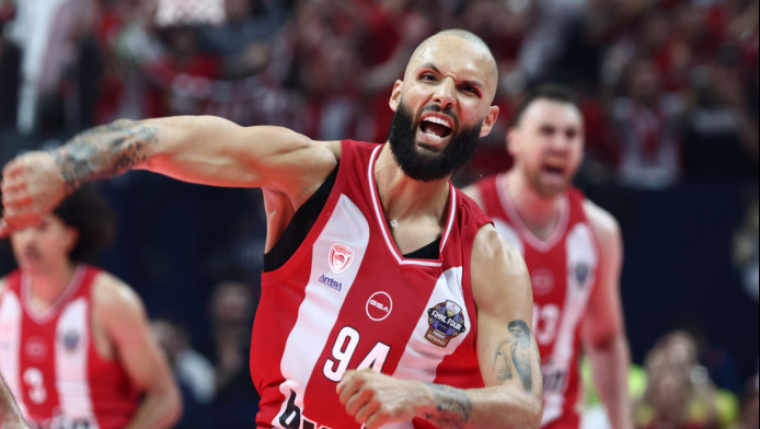 Θρύλε σήκωσέ το! Ισοπέδωσε Φενέρ και γράφει ιστορία στο κόκκινο ΟΑΚΑ (Vid)