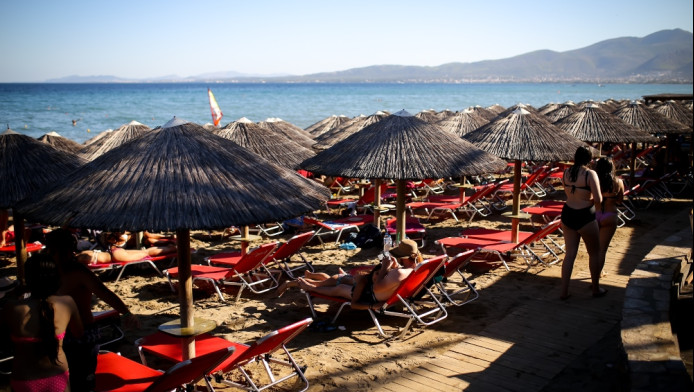 Τρεις καταπληκτικές παραλίες της Αττικής για τα πρώτα μπάνια 