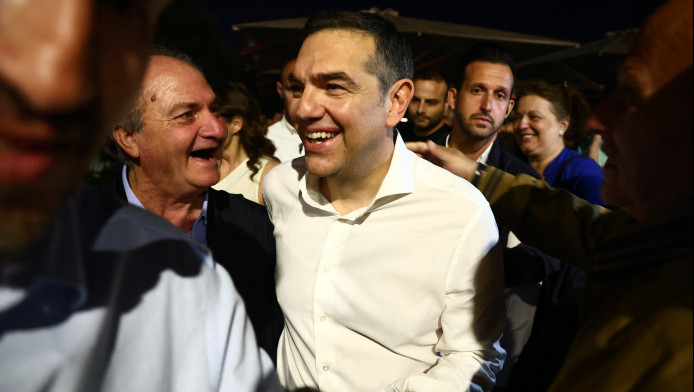 Ατάκες-φωτιά για το νέο κόμμα Τσίπρα - "Μάζεψε όλα τα ρετάλια"