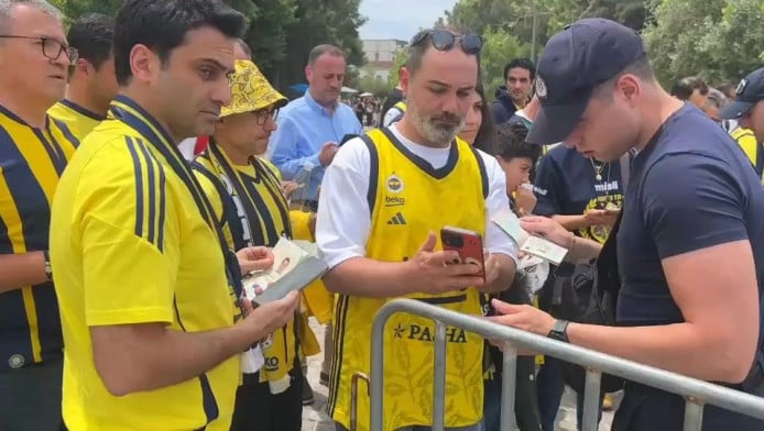 Ώρες αγωνίας για τους Τούρκους οπαδούς! Καθηλωμένοι για τα εισιτήρια F4