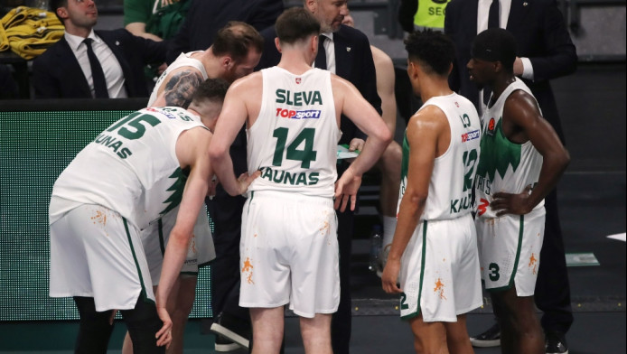 Ζαλγκίρις: Οι 11 "εντολές" για F4 και ο απίθανος κανόνας για το σεξ! (pic)