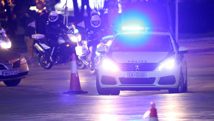 Ένας νεκρός σε αιματηρή συμπλοκή στην Καλλιθέα - Πιθανόν οπαδικά τα κίνητρα