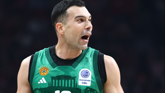 Η χειρονομία-απάντηση του Σλούκα στους οπαδούς του Ολυμπιακού στο ΣΕΦ (Vid)