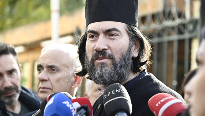 «Έφαγε» πάνω από μισό εκατομμύριο ευρώ ο Πατήρ Αντώνιος
