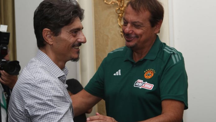 Ανάρτηση με Αταμάν από Γιαννακόπουλο: "3 φορές πρωταθλητής Ελλάδας"