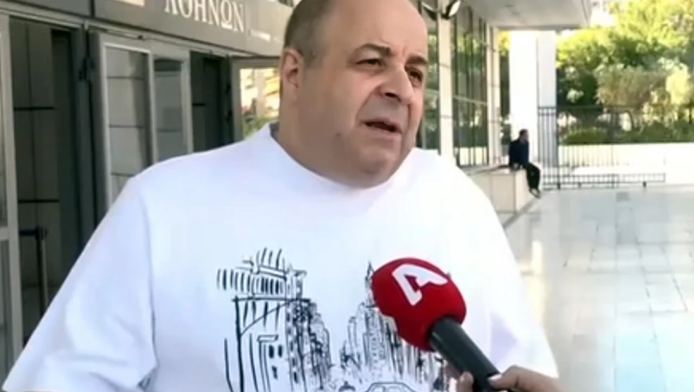 Στα δικαστήρια ο Μάρκος Σεφερλής με τον κουμπάρο του για υπεξαίρεση 350.000