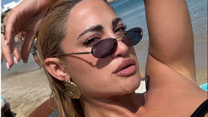 Κορμάρα στην παραλία η μαμά Ιωάννα Τούνη (ΒΙΝΤΕΟ)
