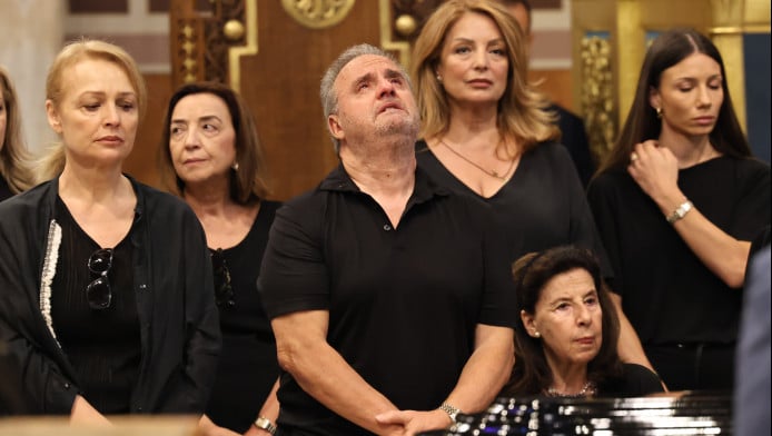 «Ποιες είναι αυτές που κλαίνε;»: Ηθοποιός για την κηδεία της Μάρως Κοντού!