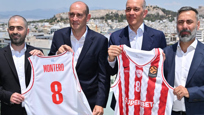 "Μπηχτές" Αγγελόπουλων σε ερώτηση για Ντόρσεϊ και Γουόκαπ!