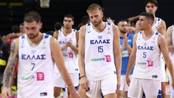 Φάκελος «ελληνικά διαβατήρια»: Ονόματα, διευθύνσεις και αριθμοί (πίνακας)